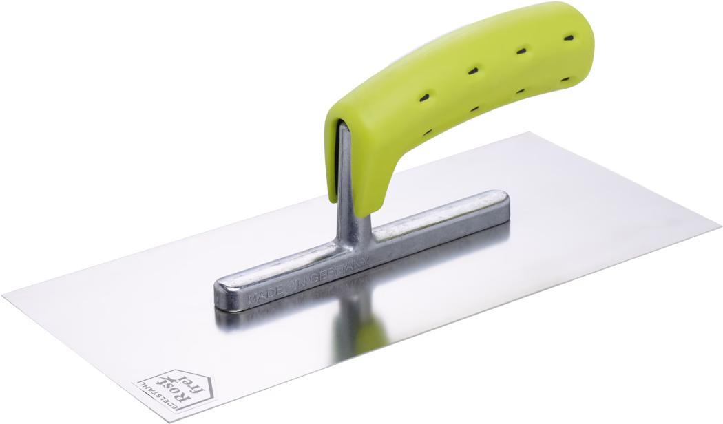 WOLFF_Dummy_56203_Smoothing trowel_2025-08 Gros plan d'une taloche en acier inoxydable à lame rectangulaire polie et poignée ergonomique en plastique jaune vif, montée sur un support métallique ; le support est estampillé « Made in Germany » ; image sur fond blanc avec des reflets sur la lame.